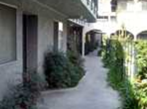 Flowertree Apartments - Bellflower, CA