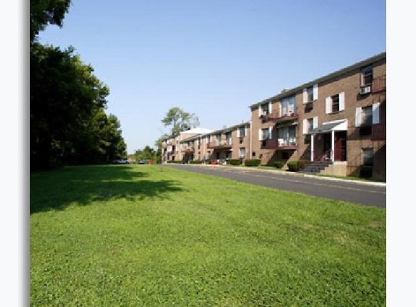 Twin Terrace Apartments - Levittown, PA