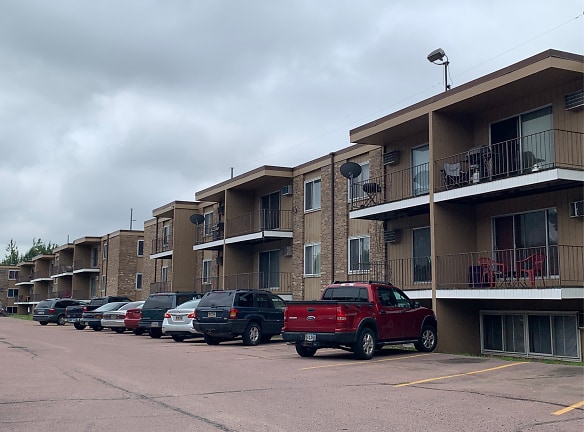 Parkview Apartments - Sioux Falls, SD