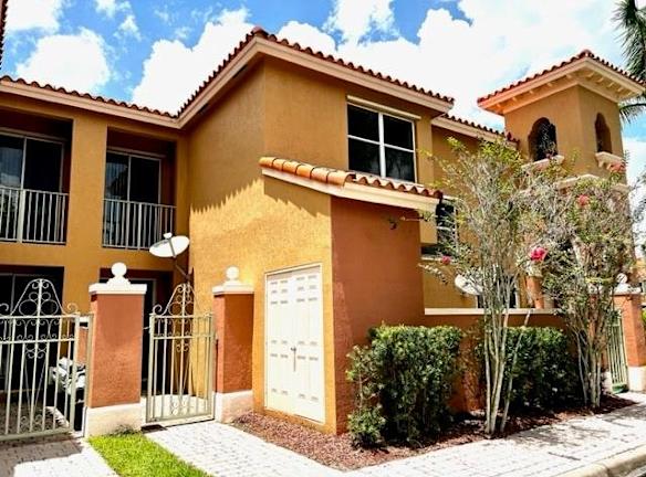 785 SW 107th Ave unit 1A - Pembroke Pines, FL