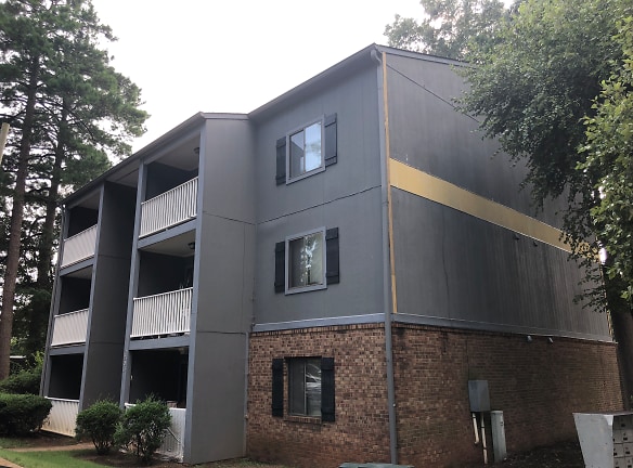 Pine Knoll Apartments - Raleigh, NC