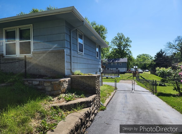 207 S Lacy Rd - Independence, MO