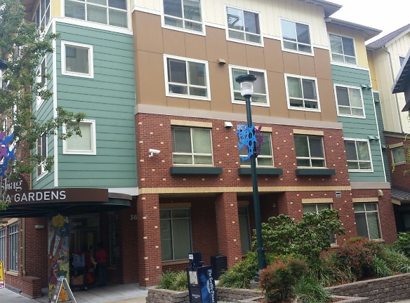 Rainier Court Senior Rental Apartments - Seattle, WA