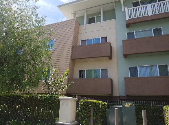 McCoy Villa Apartments - Los Angeles, CA