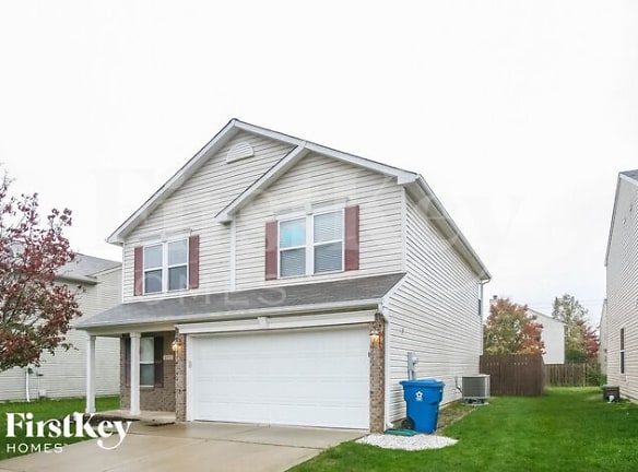 8053 Grove Berry Dr - Indianapolis, IN