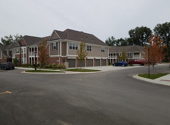 Annsbury East Apartments - Shelby Township, MI