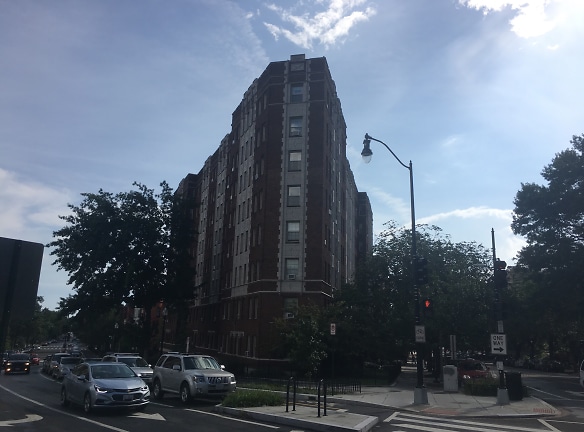 Wakefield Hall Apartments - Washington, DC