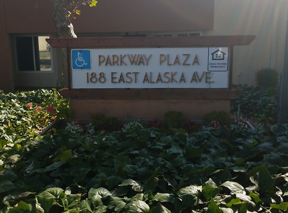 Parkway Plaza Senior Apartments - Fairfield, CA