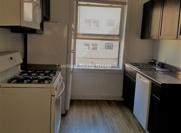 2352 W Touhy Ave unit G - Chicago, IL