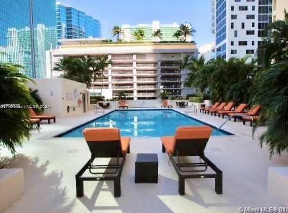 185 SE 14th Terrace #810 - Miami, FL