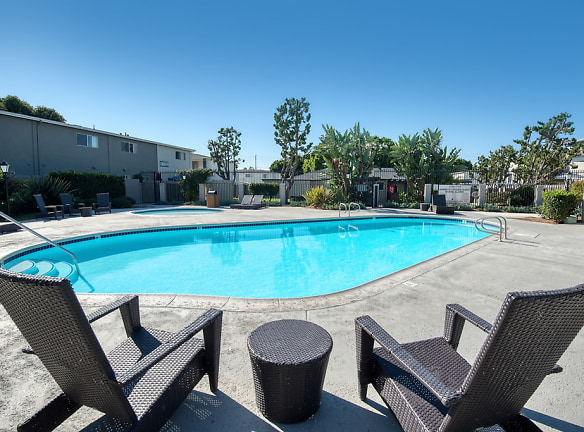 Valley Park Apartments - Fountain Valley, CA
