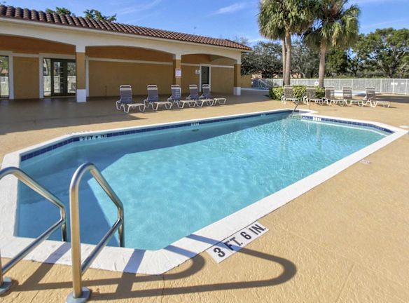 The Oasis Apartments Sunrise Fl