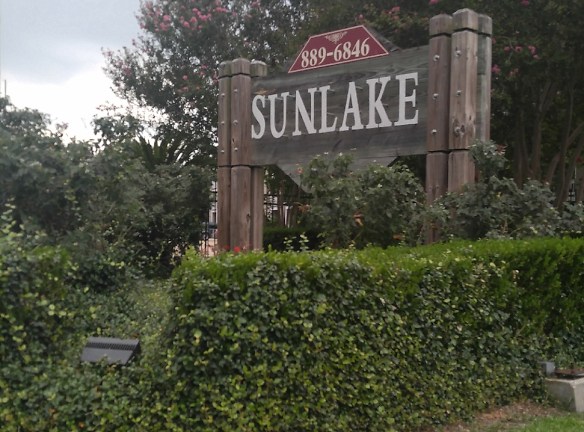 Sunlake Apartments - Kenner, LA