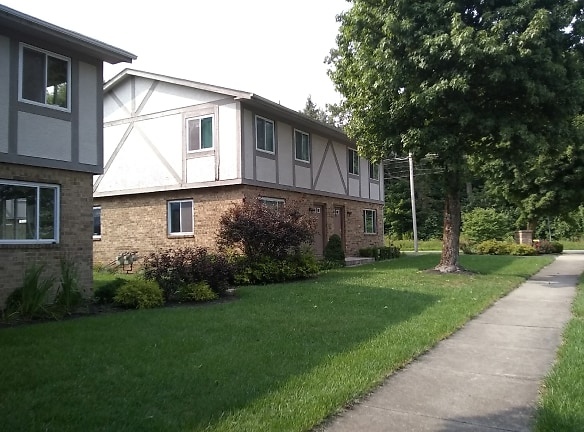 Oakdale Apartments - Delaware, OH