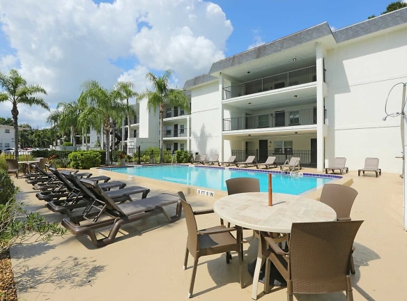 Applegate Apartments - Sarasota, FL