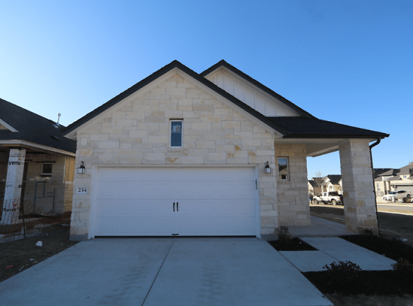 234 Comfort Maple Ln - Dripping Springs, TX