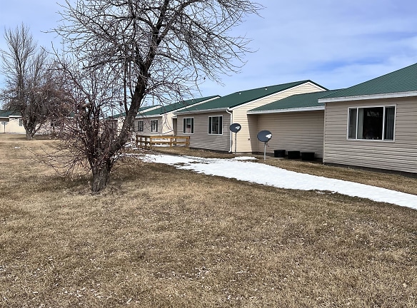 500 Frontage Rd unit 2W - Elgin, ND