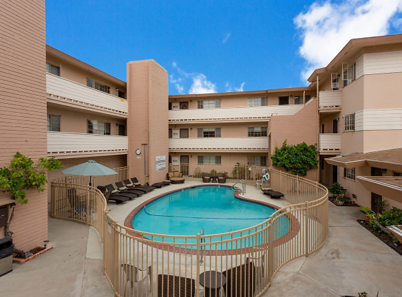 Emerald Manor Apartments - San Diego, CA