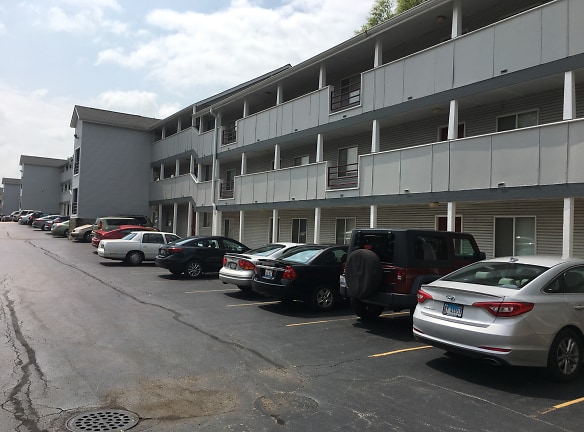 College Housing Group Apartments - Dekalb, IL