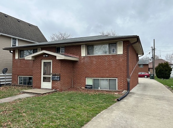 223 E 2nd St - Dover, OH