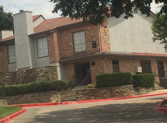 Riverhill Apartments - Irving, TX