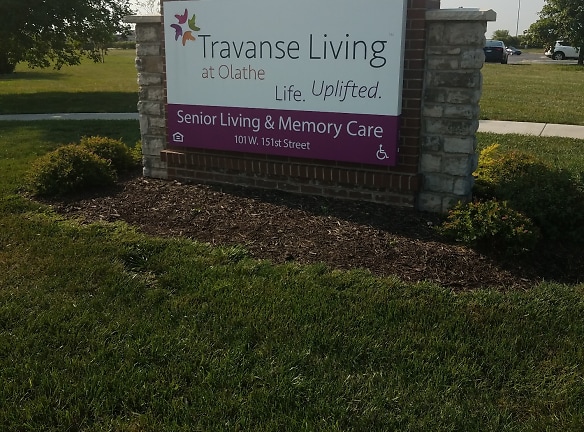 TRAVANSE ASSISTED LIVING Apartments - Olathe, KS