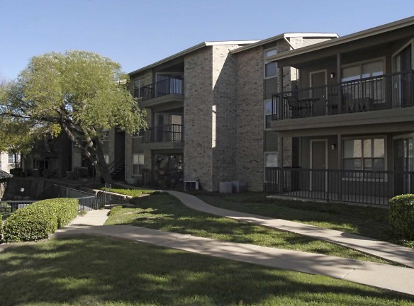 Fossil Ridge Apartments - Haltom City, TX