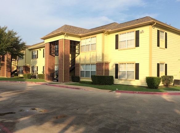 McKinney Park Apartments - Denton, TX