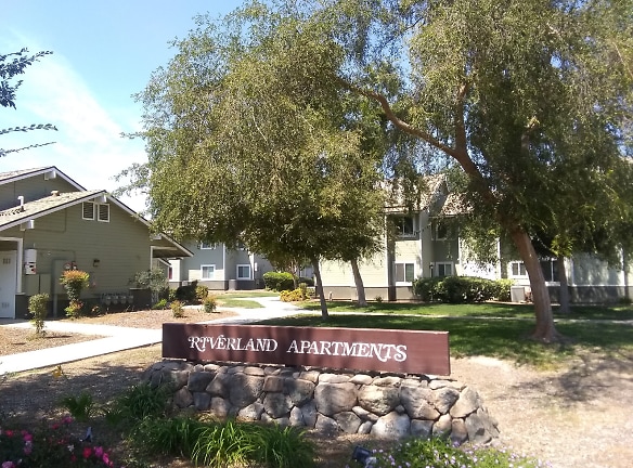 Riverland Apartment - Reedley, CA
