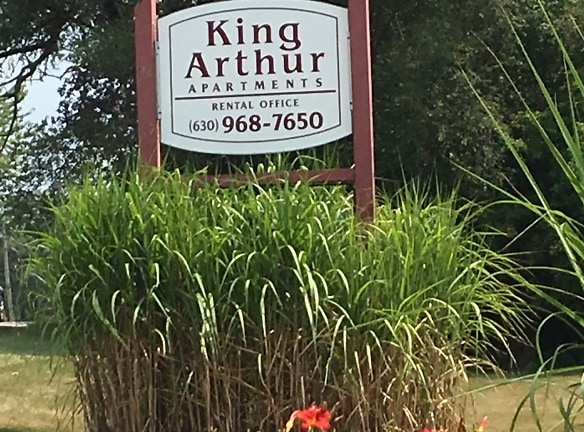 King Arthur Apartments - Westmont, IL