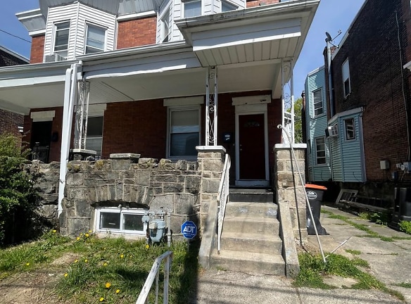 1113 Kerlin St - Chester, PA