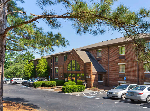 Furnished Studio - Raleigh - Cary - Harrison Ave. Apartments - Cary, NC