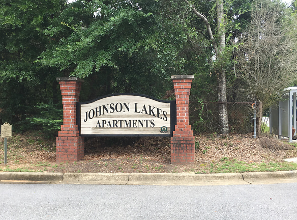 Johnson Lake Apartments - Pensacola, FL