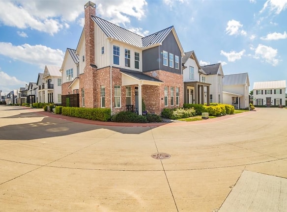 720 Wooster Ln - Plano, TX