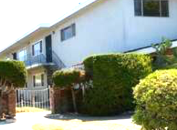 9226 Bancroft Ave - Oakland, CA