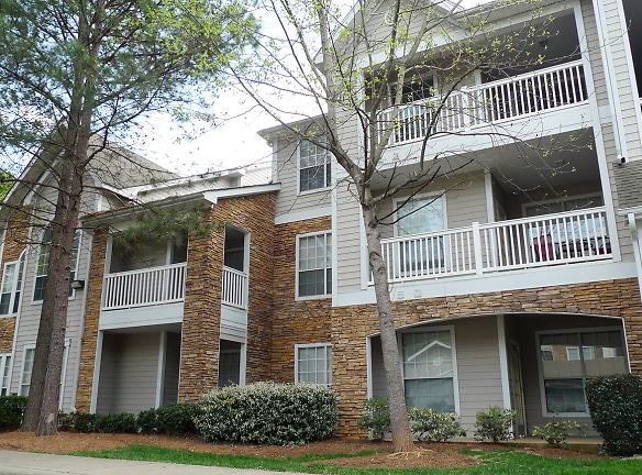 Piedmont At Ivy Meadows Apartments - Charlotte, NC