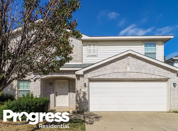7953 Meadow Spring Ln - Fort Worth, TX