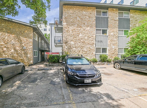 Longhorn At 25th Apartments - Austin, TX