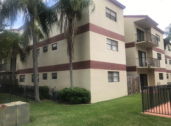 Sunpointe Apartments - Miami, FL