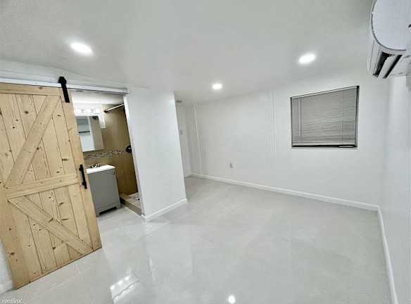 920 SW 29th Way - Fort Lauderdale, FL