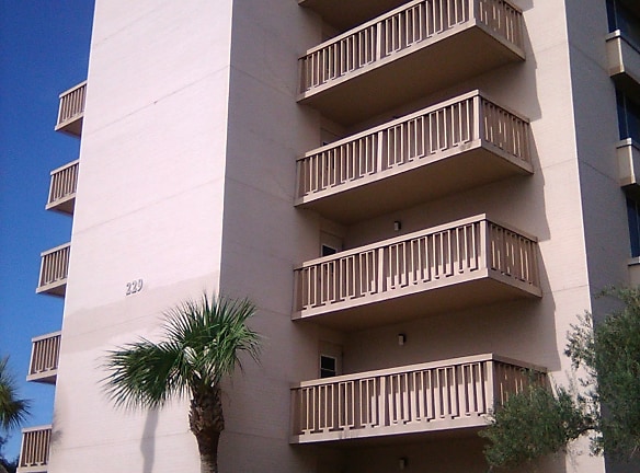 Westminster Canterbury Apartments - Daytona Beach, FL