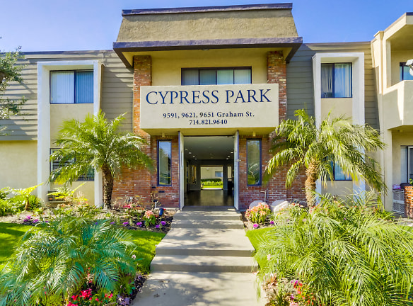 Cypress Park Apartments - Cypress, CA