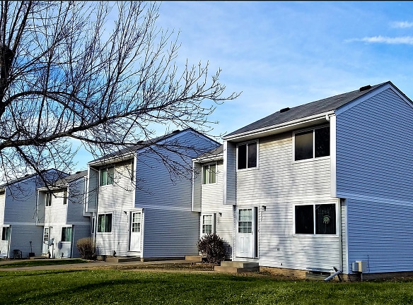 Cleveland & Townpark Townhomes - Sioux Falls, SD