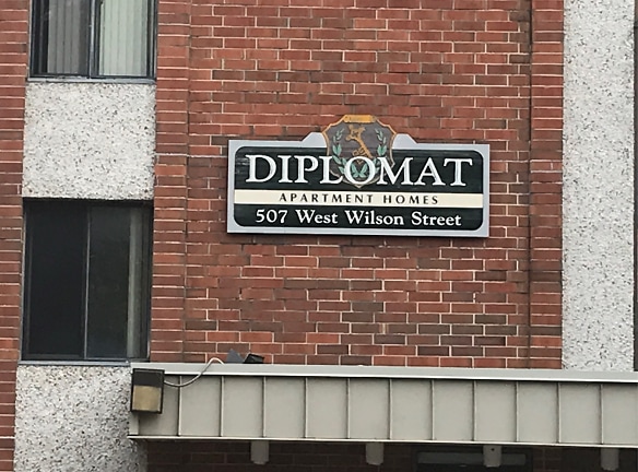 Diplomat Apartments - Madison, WI