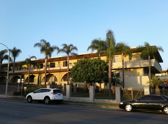 Huntington Terrace Apartments - Huntington Beach, CA