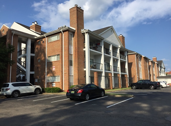 Capstone Condominiums Apartments - Tuscaloosa, AL