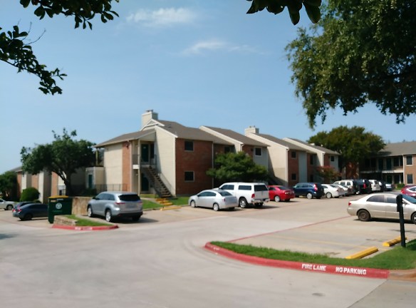 Peter's Colony Apartments - Carrollton, TX
