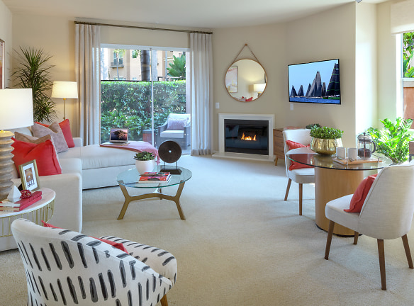Villa Coronado Apartments - Irvine, CA