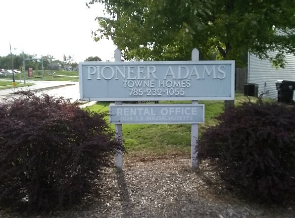 Pioneer Adams Towne Homes Apartments - Topeka, KS