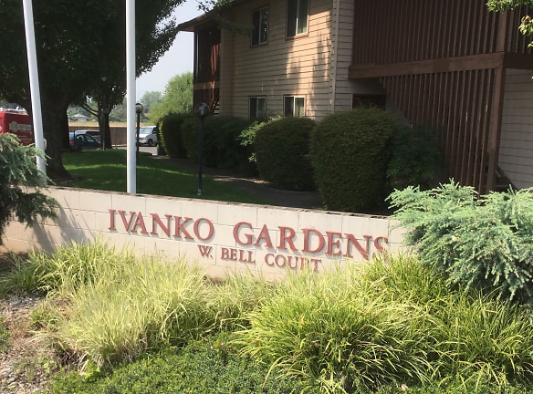 Ivanko Gardens Apartments - Medford, OR